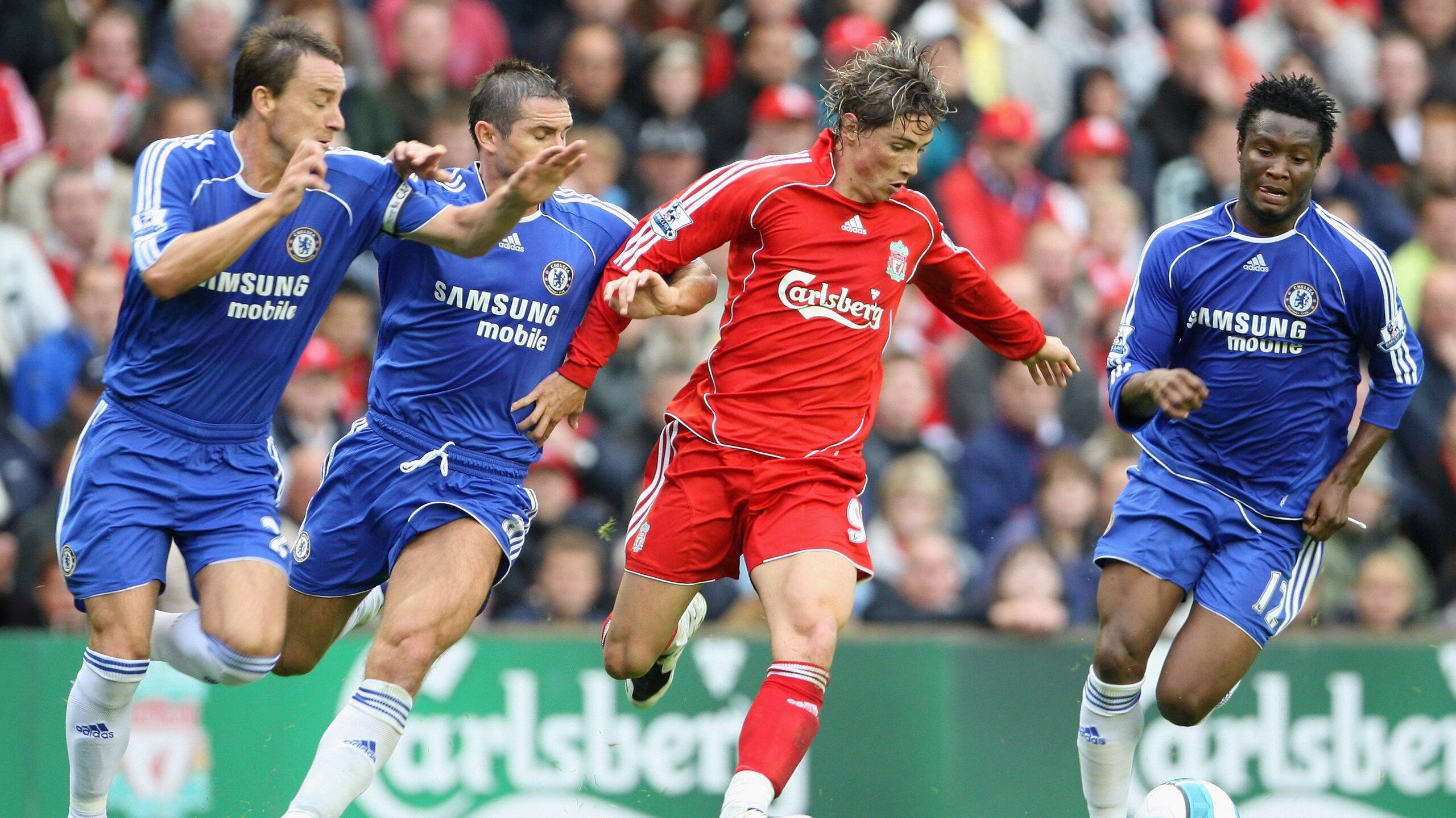 波兰中锋状态神秘，备战英格兰大战，波兰中场球员